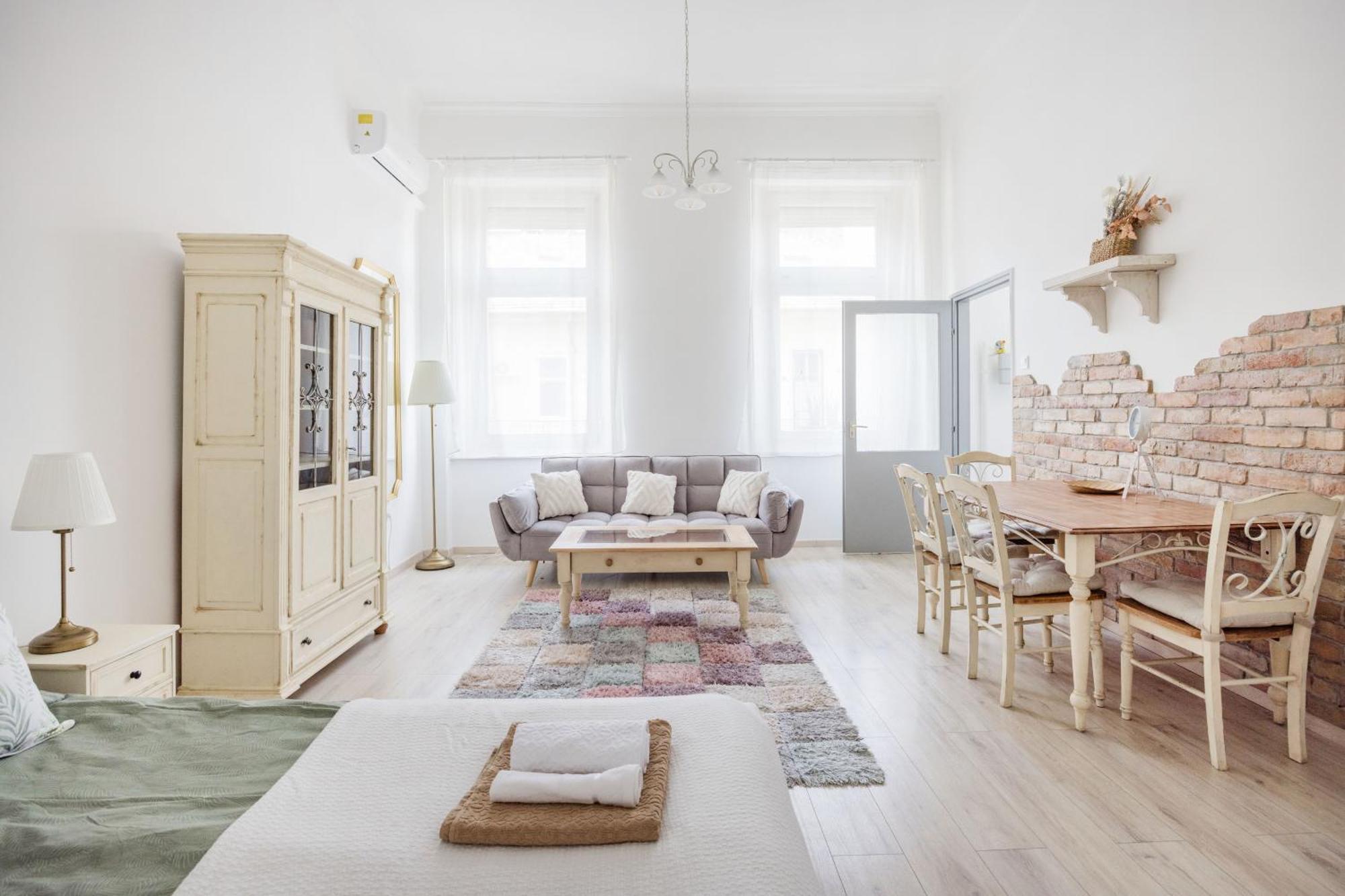 A Touch Of Provence And Pastels In The Centre Apartment Budapest Ngoại thất bức ảnh